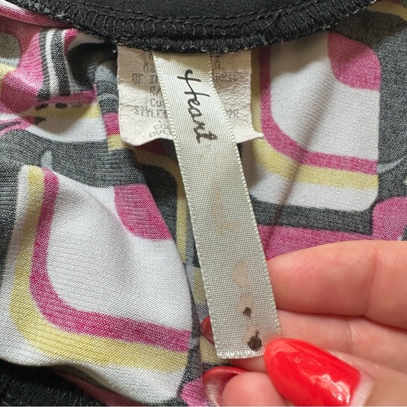 Heart Soul Y2K Tank Top. Size: Large. Geometric pink, black, and yellow. - Picture 5 of 7